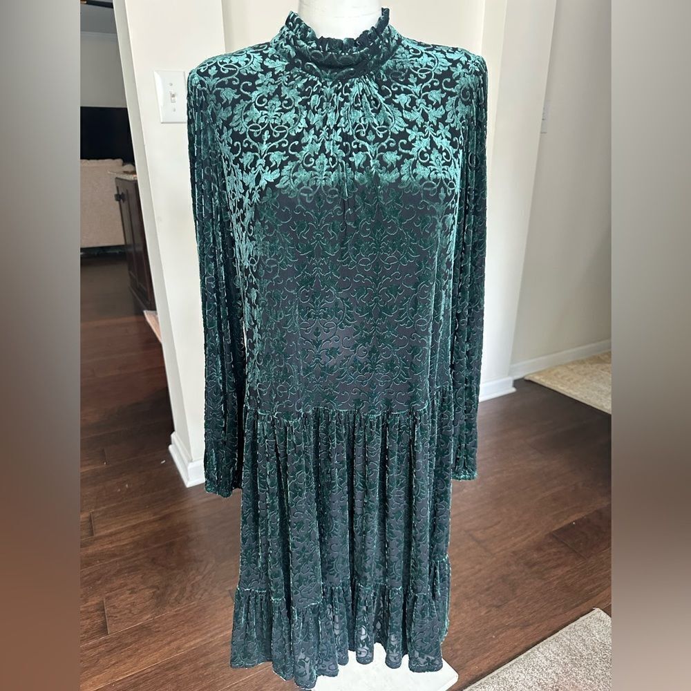 Maison Tara Green Floral Crushed Velvet Dress 14